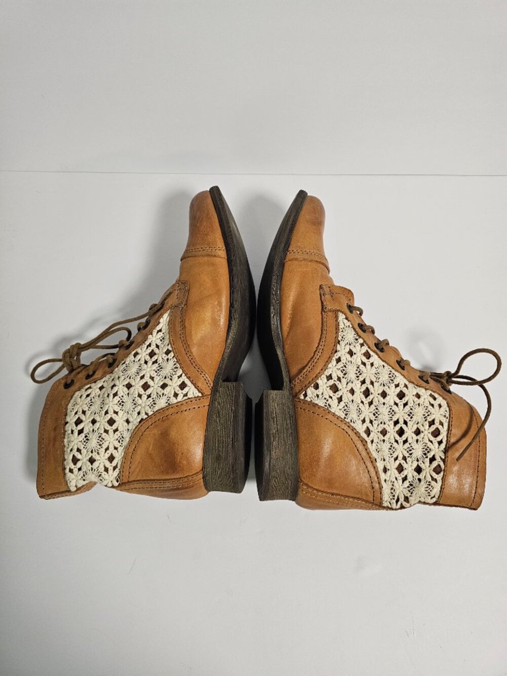 Steve Madden Thunder Bootie Crochet Leather Tan Granny Boho Prairie 8.5 - Picture 6 of 11